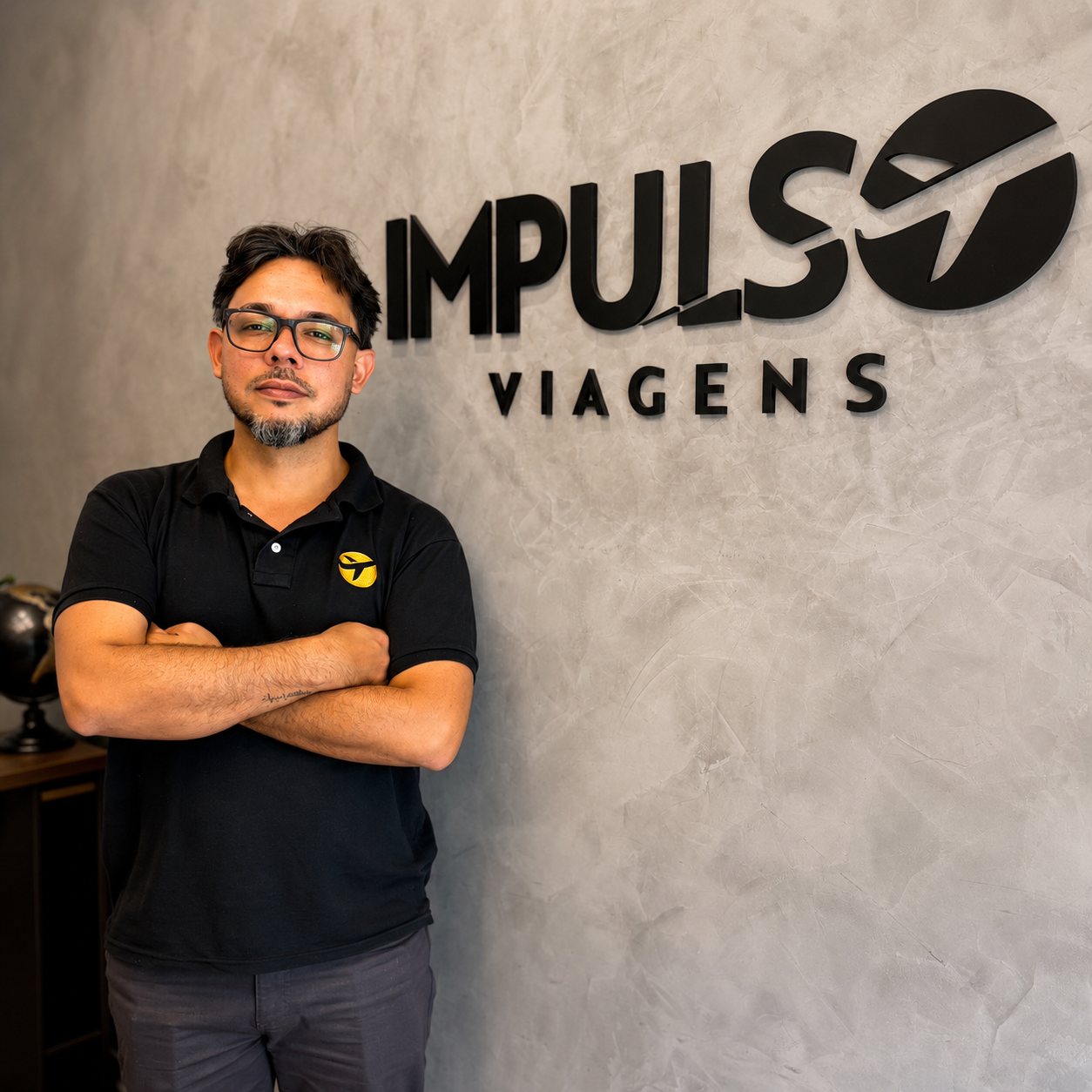Paulo Soares, diretor da Impulso Viagens, no escritório da empresa